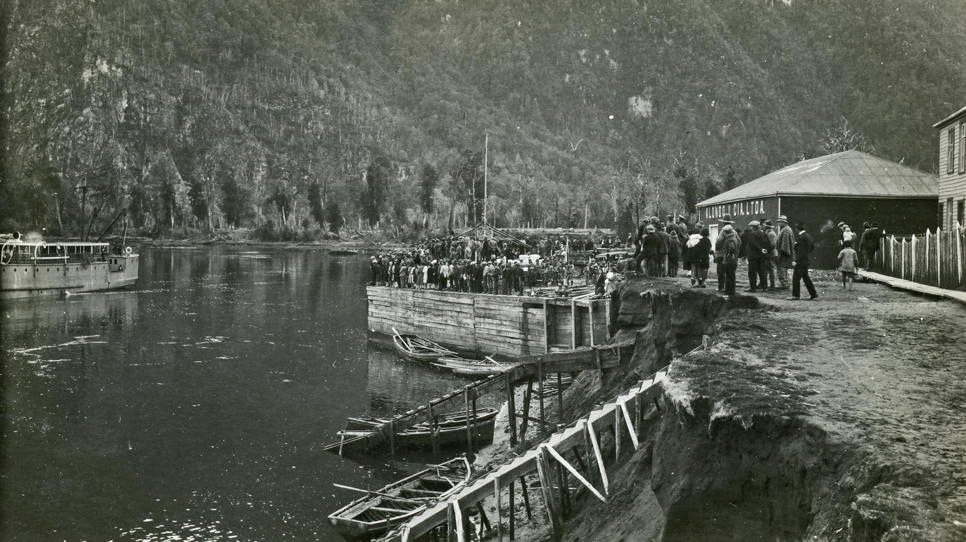 Muelle de Alonso y Cía. Ltda. en Puerto Aysén (ca. 1935)
