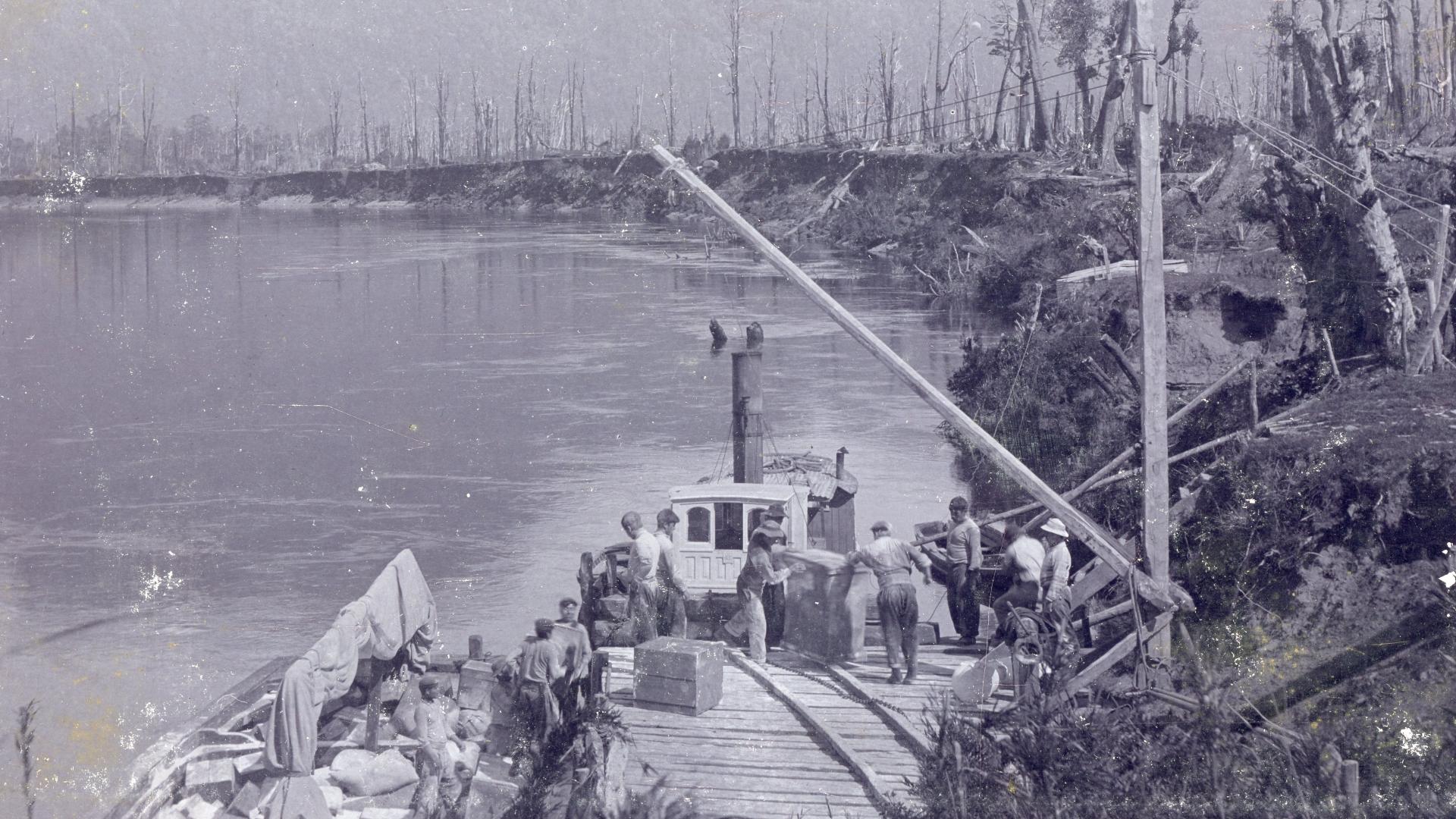 Muelle en el río Aysén