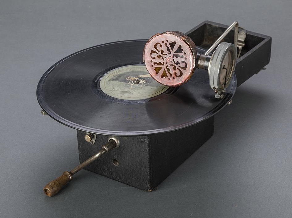 Gramófonos, tocadiscos y radios 