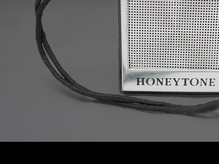 Radio tipo bolsillo de camisa, Honeytone