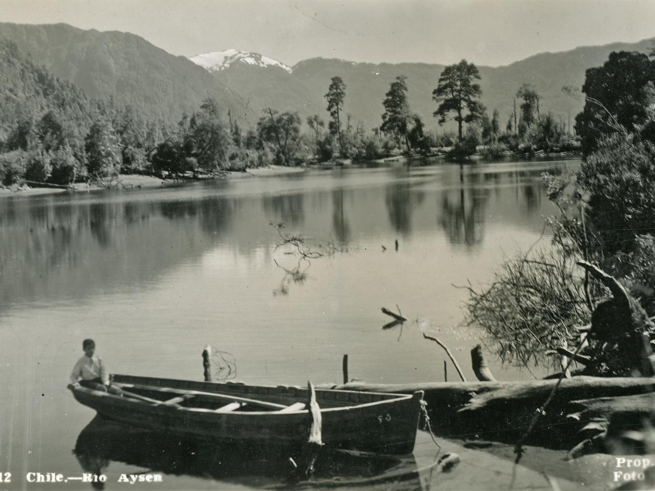 Bote en el río Aysén