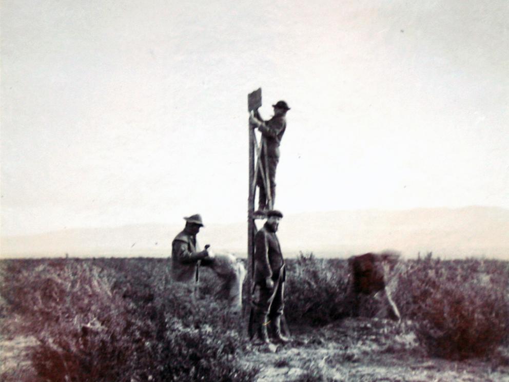 Establecimiento de hito fronterizo entre Chile y Argentina por parte de la Comisión de Límites