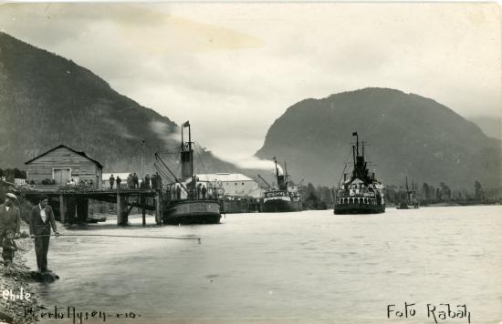 Muelle en el río Aysén