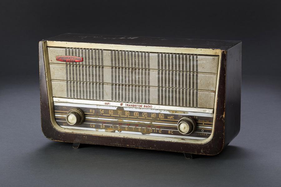 Radiorreceptor de sobremesa, International Deluxe