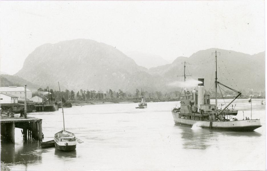 Puerto de Aysén visitado por embarcaciones de la Armada de Chile (1930) Puerto de Aysén visitado por embarcaciones de la Armada de Chile (1930)