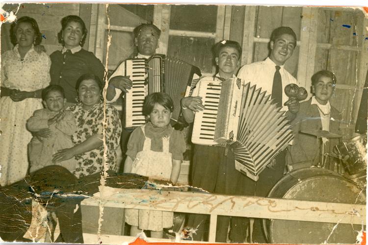 FB000153 Orquesta hermanos Maldonado. 1945. Colección Ilustre Municipalidad de Coyhaique